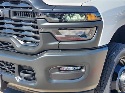 2026 RAM Ram 3500 Chassis Cab RAM 3500 TRADESMAN CREW CAB CHASSIS 4X4 60' CA