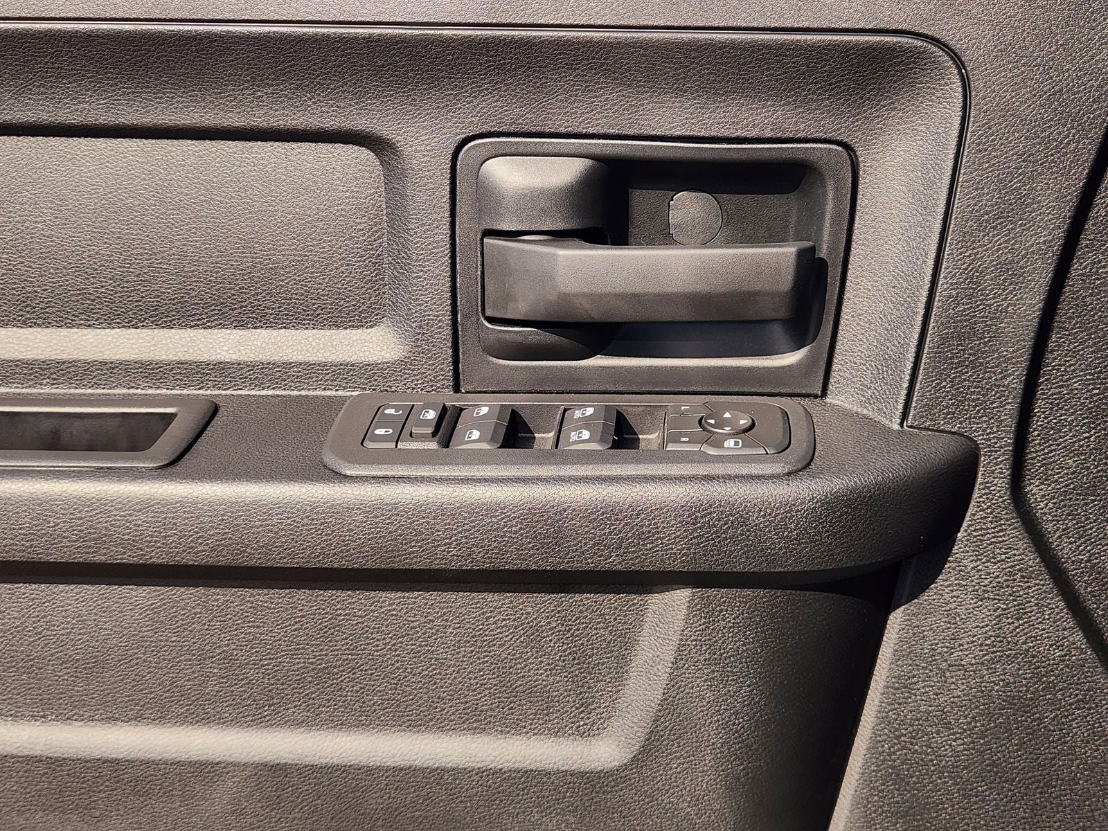 2026 RAM Ram 3500 Chassis Cab RAM 3500 TRADESMAN CREW CAB CHASSIS 4X4 60' CA