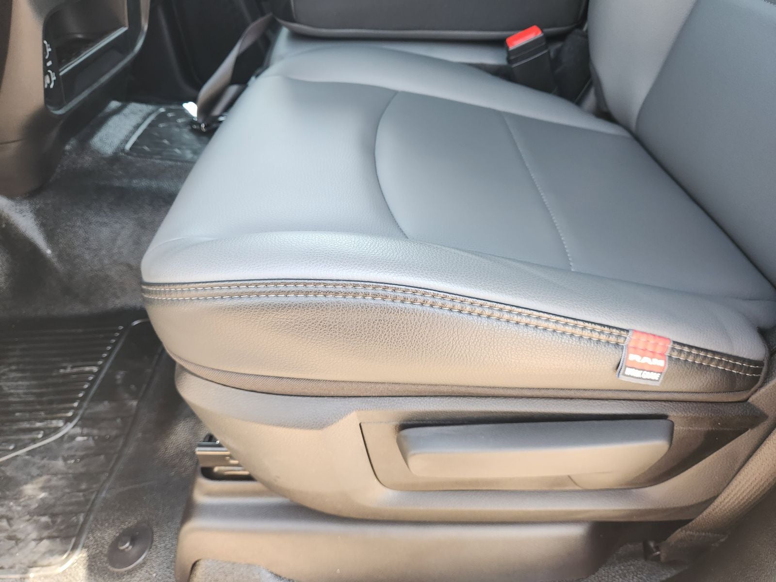 2026 RAM Ram 3500 Chassis Cab RAM 3500 TRADESMAN CREW CAB CHASSIS 4X4 60' CA