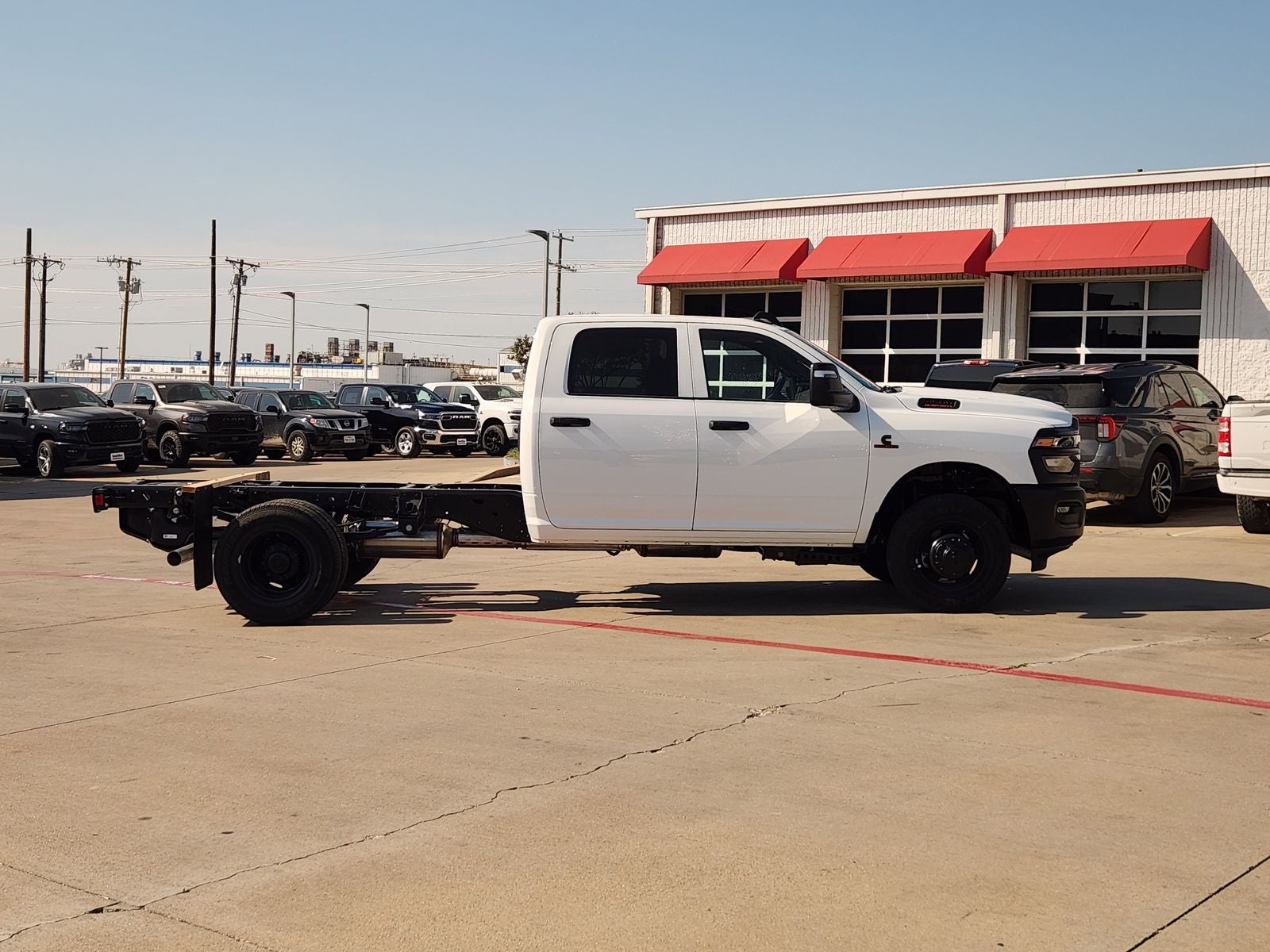 2026 RAM Ram 3500 Chassis Cab RAM 3500 TRADESMAN CREW CAB CHASSIS 4X4 60' CA