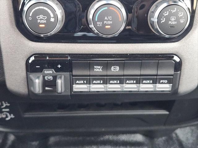 2026 RAM Ram 3500 Chassis Cab RAM 3500 TRADESMAN CREW CAB CHASSIS 4X4 60' CA