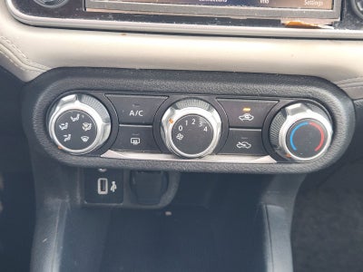 2020 Nissan Versa SV Xtronic CVT