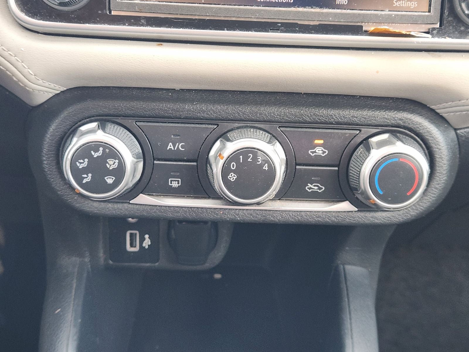 2020 Nissan Versa SV Xtronic CVT