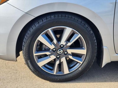 2020 Nissan Versa SV Xtronic CVT