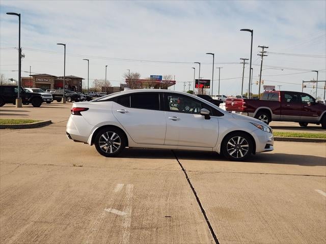 2020 Nissan Versa SV Xtronic CVT