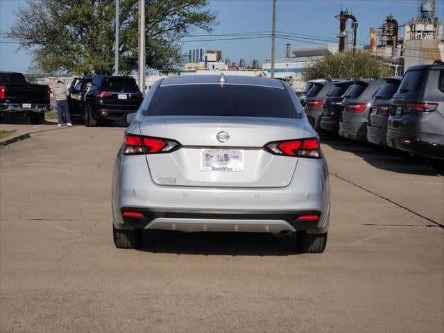 2020 Nissan Versa SV Xtronic CVT