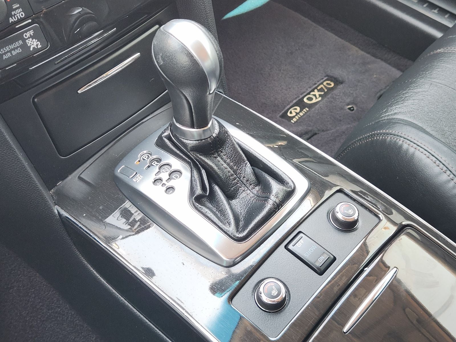 2017 INFINITI QX70 Base