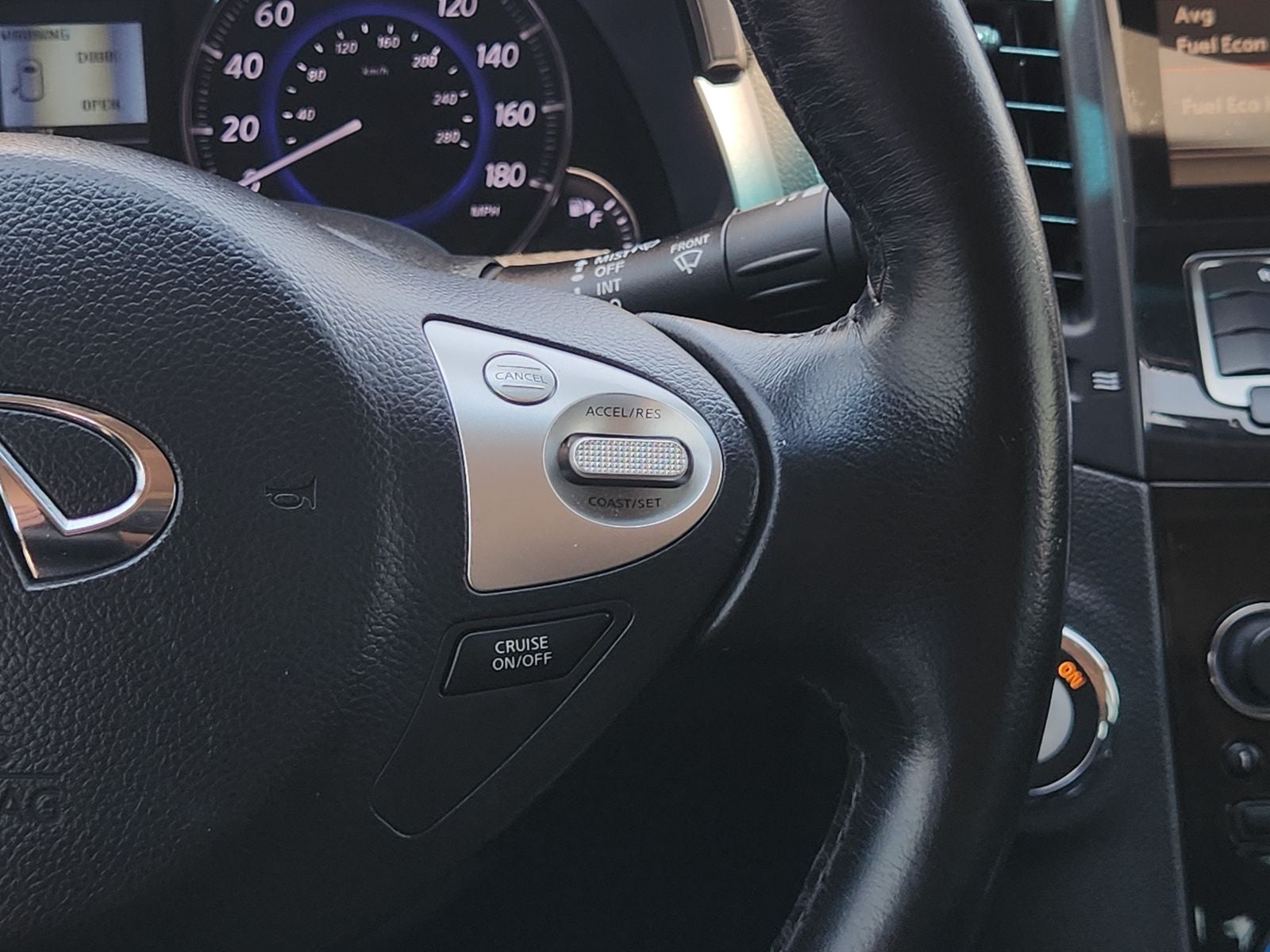 2017 INFINITI QX70 Base