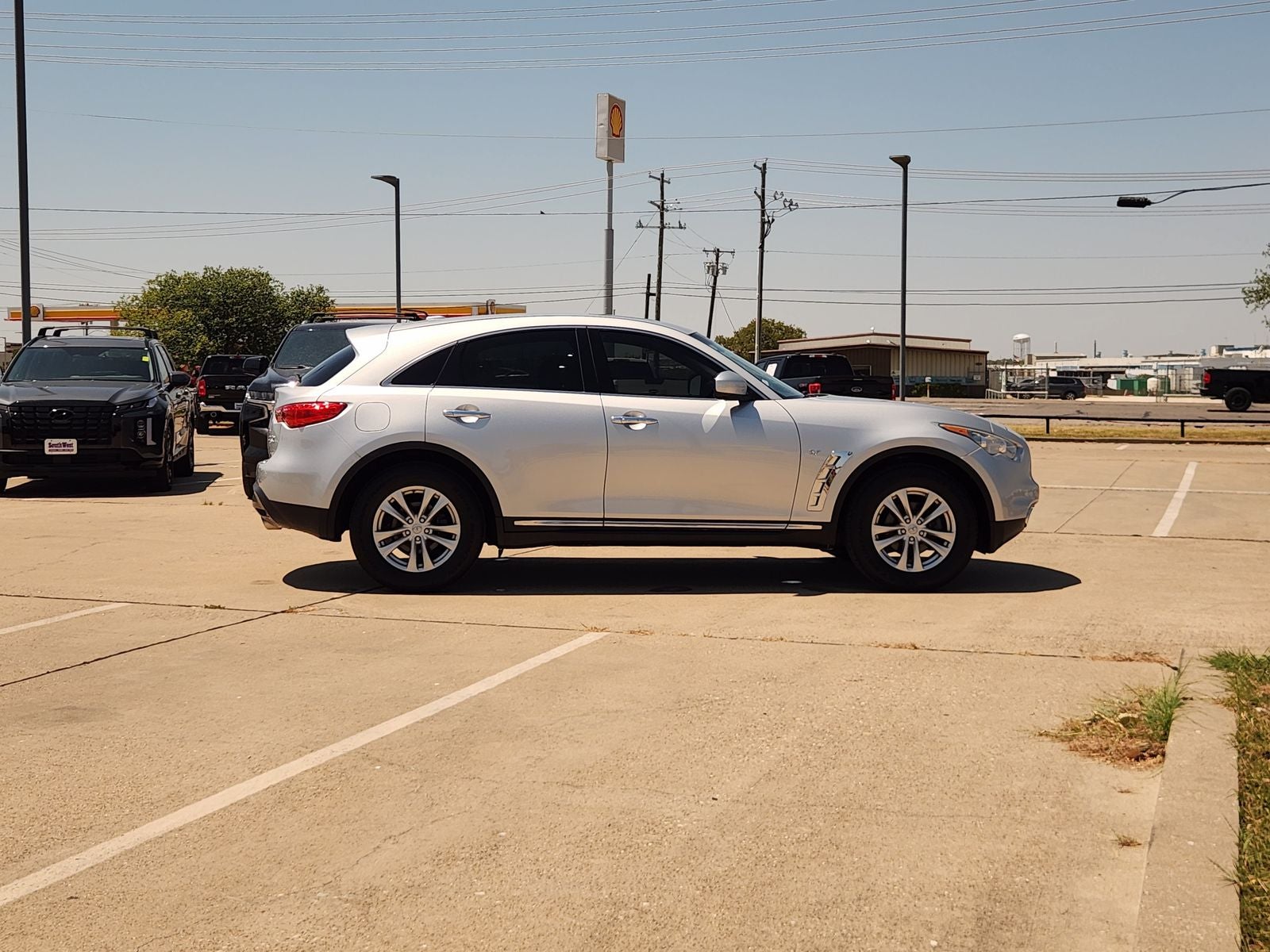 2017 INFINITI QX70 Base
