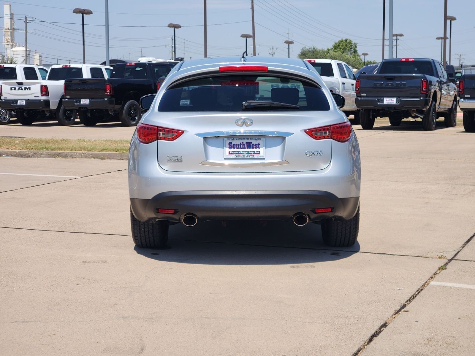 2017 INFINITI QX70 Base