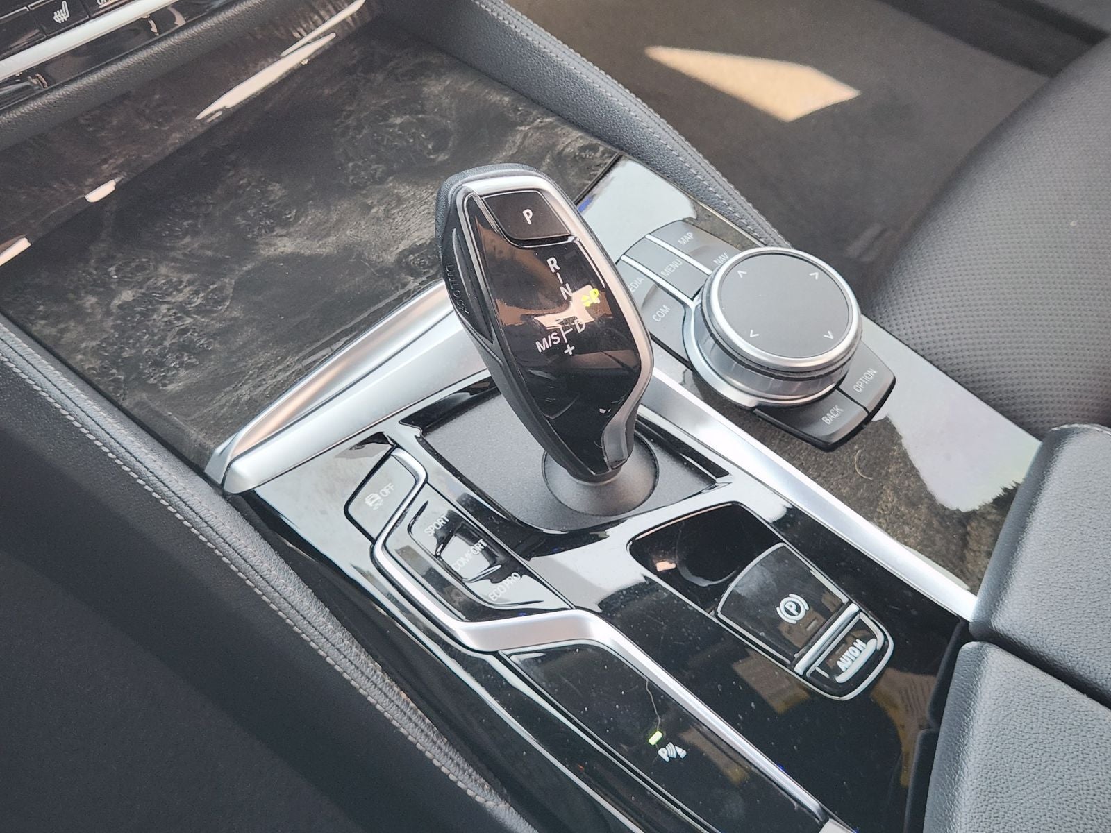 2022 BMW 540 i