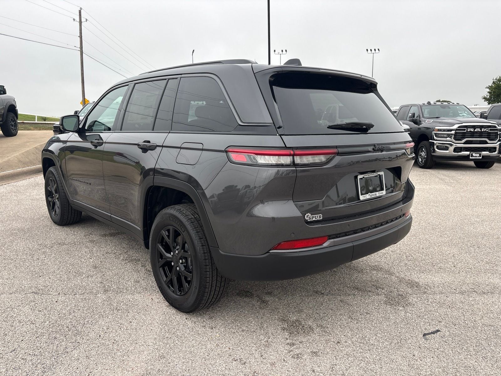 2026 Jeep Grand Cherokee GRAND CHEROKEE LAREDO ALTITUDE 4X2