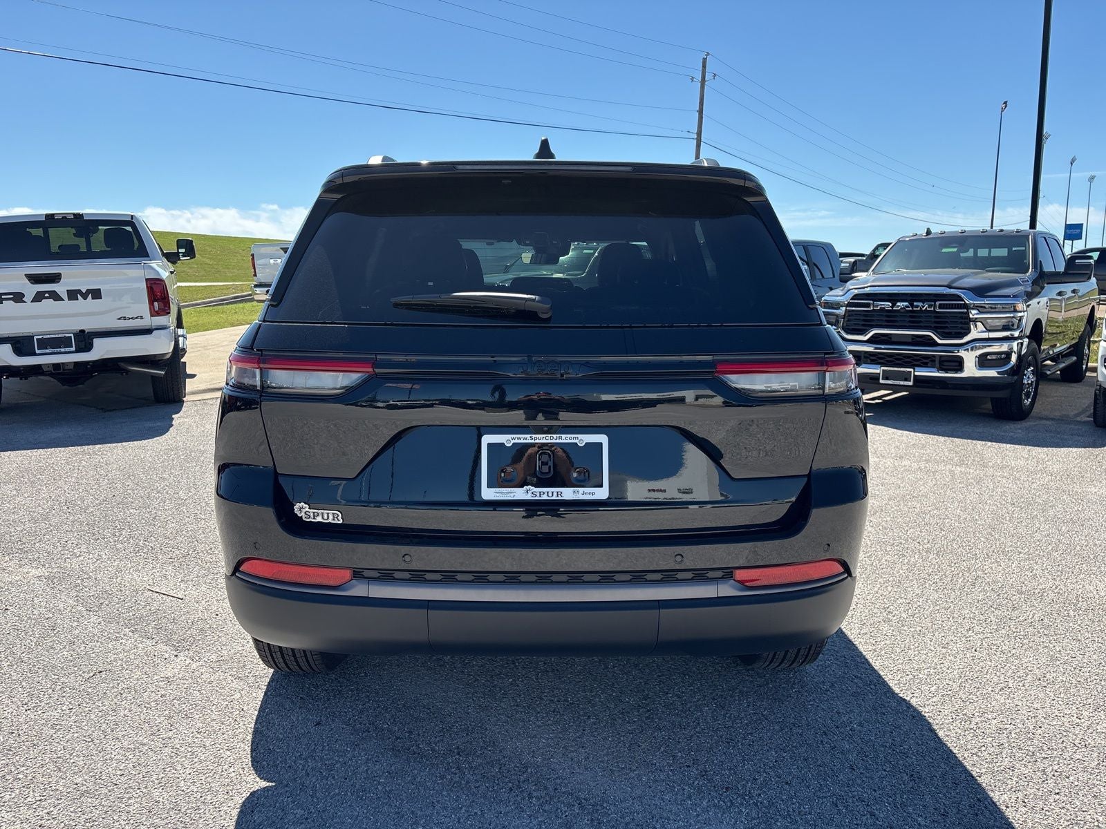 2026 Jeep Grand Cherokee GRAND CHEROKEE LAREDO ALTITUDE 4X2
