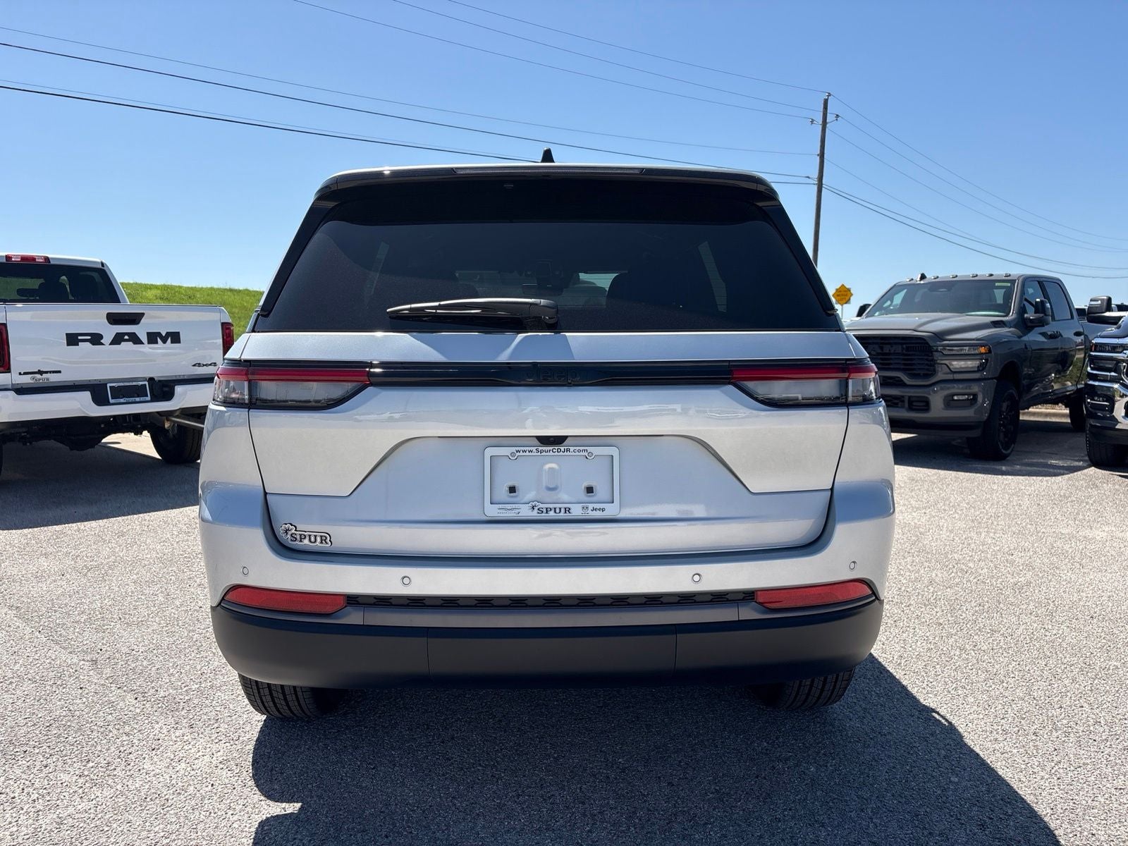 2026 Jeep Grand Cherokee GRAND CHEROKEE LAREDO ALTITUDE 4X2