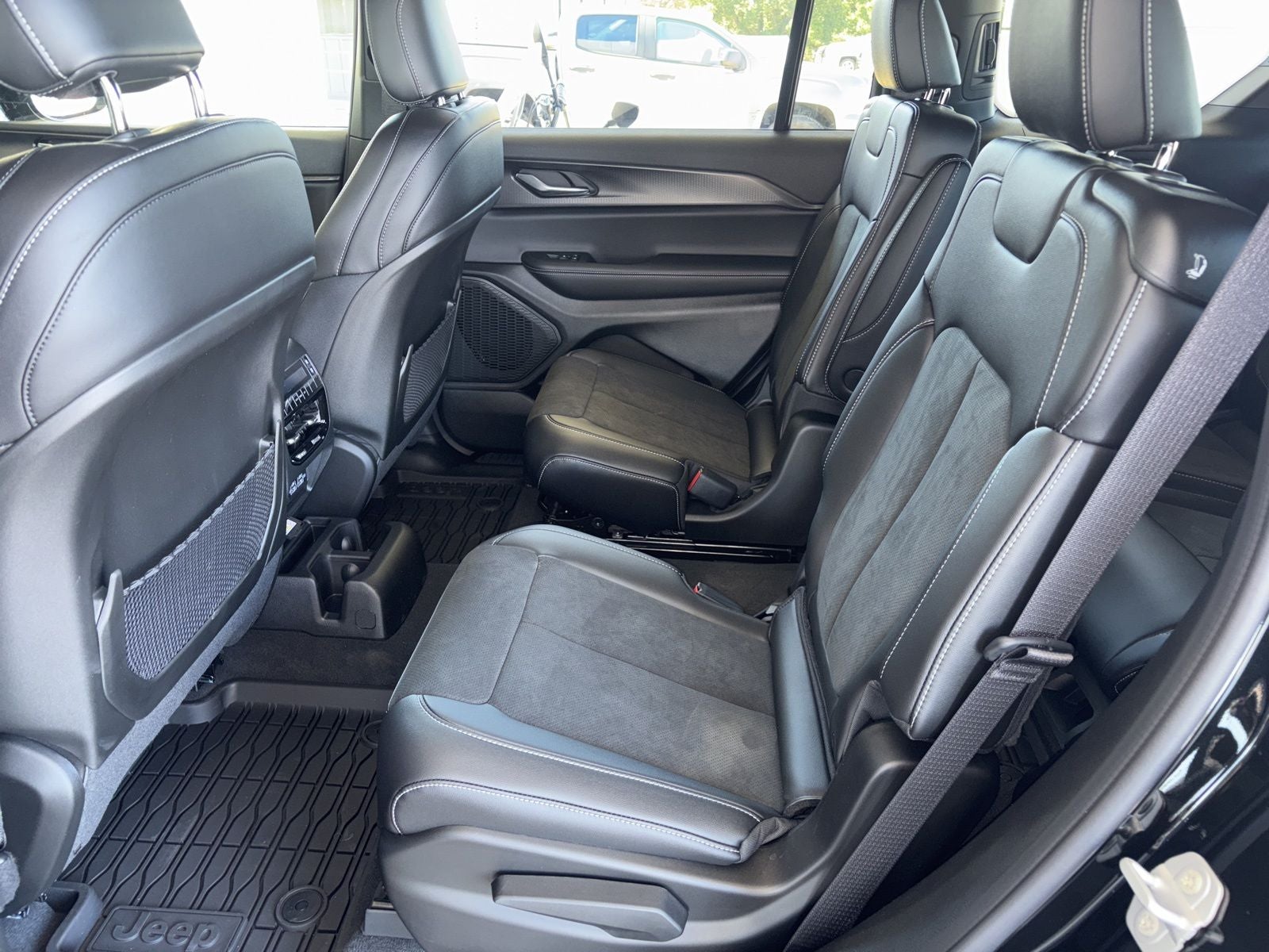 2025 Jeep Grand Cherokee L GRAND CHEROKEE L ALTITUDE X 4X2