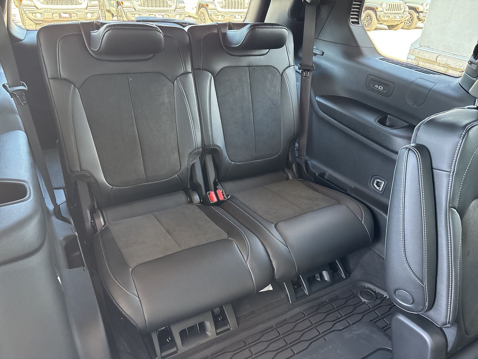 2025 Jeep Grand Cherokee L GRAND CHEROKEE L ALTITUDE X 4X2