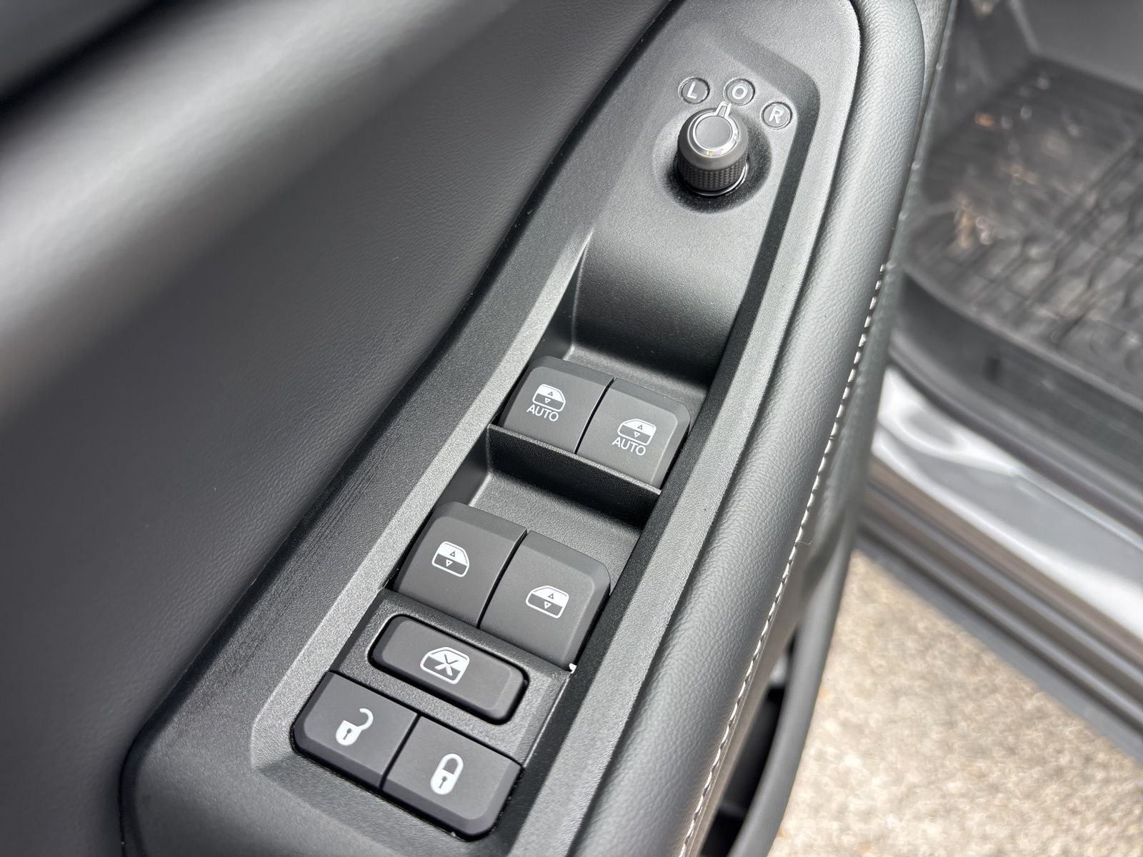 2026 Jeep Grand Cherokee L GRAND CHEROKEE L LAREDO 4X2