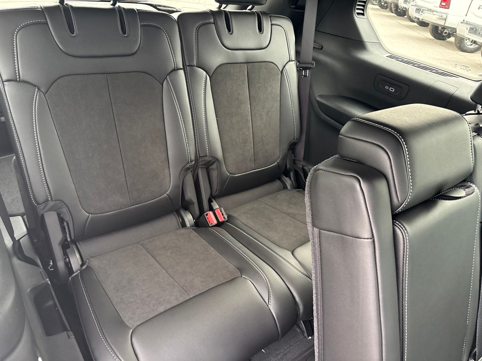 2026 Jeep Grand Cherokee L GRAND CHEROKEE L LAREDO ALTITUDE 4X2