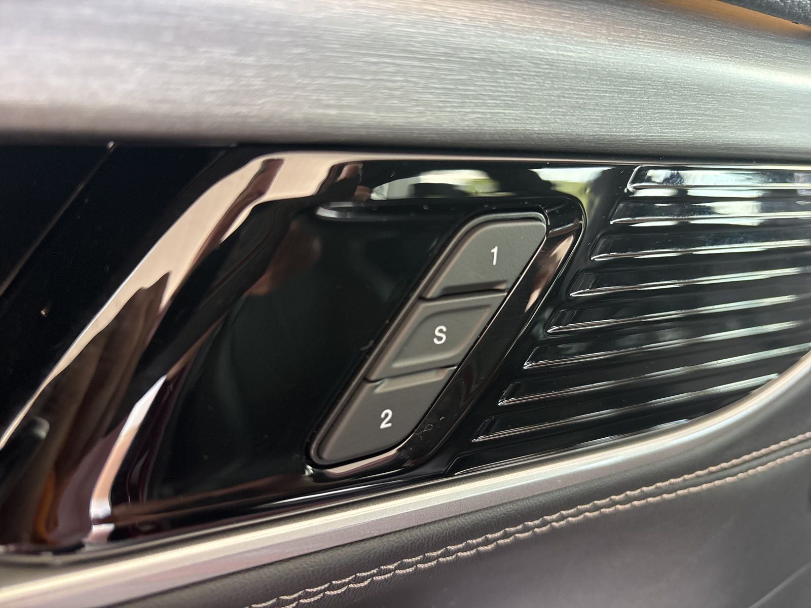 2026 Jeep Grand Wagoneer GRAND WAGONEER UPLAND 4X4