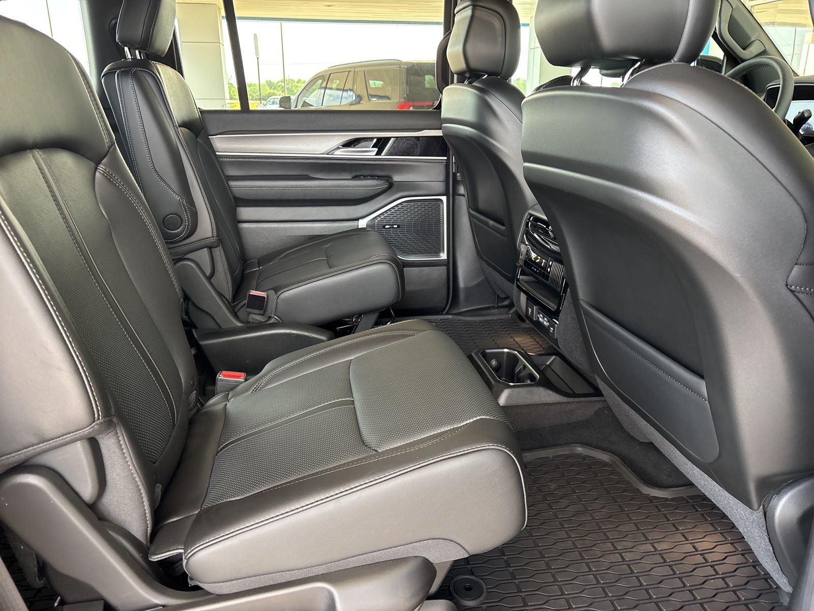 2026 Jeep Grand Wagoneer GRAND WAGONEER UPLAND 4X4