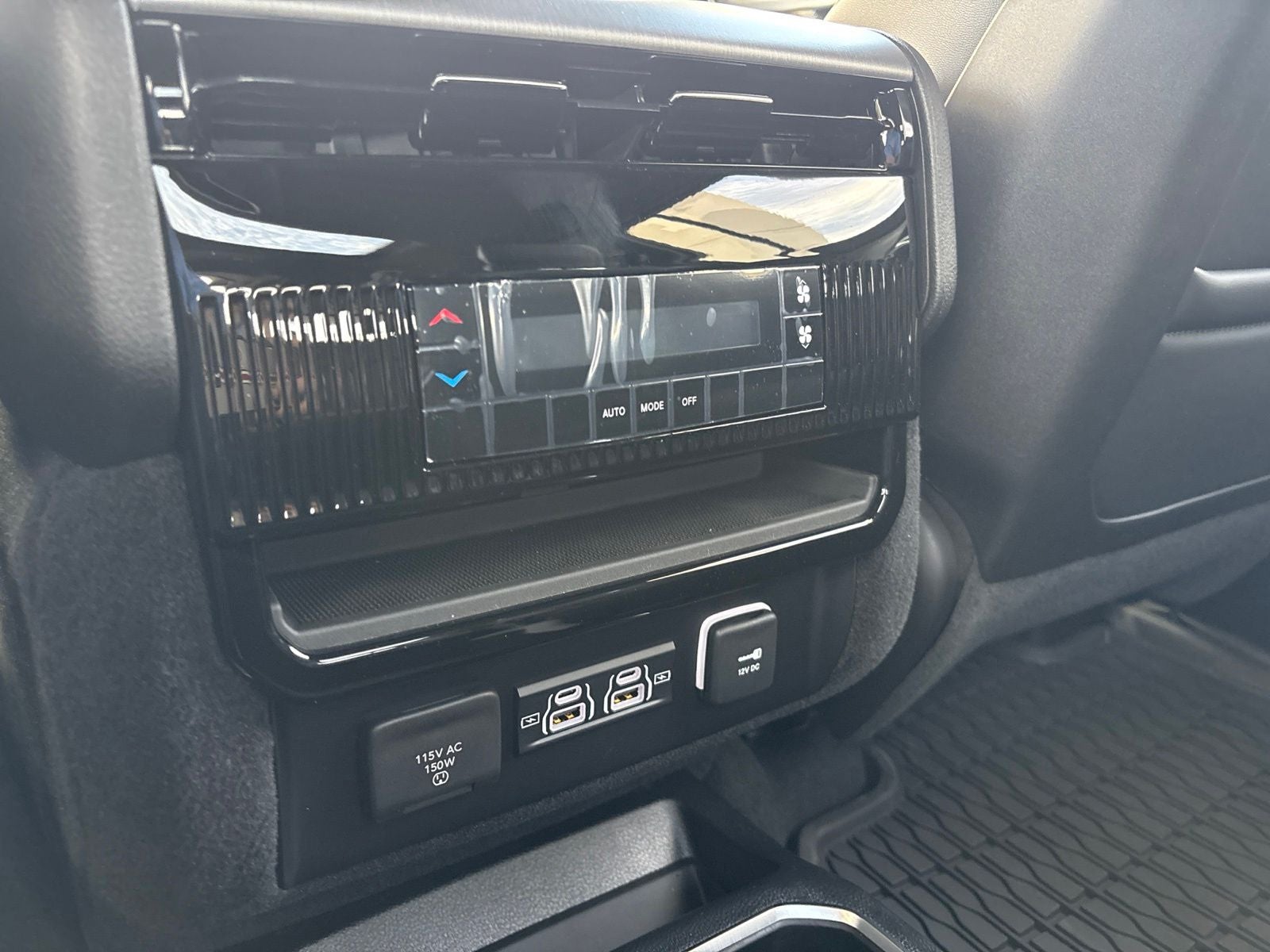 2026 Jeep Grand Wagoneer GRAND WAGONEER UPLAND 4X4