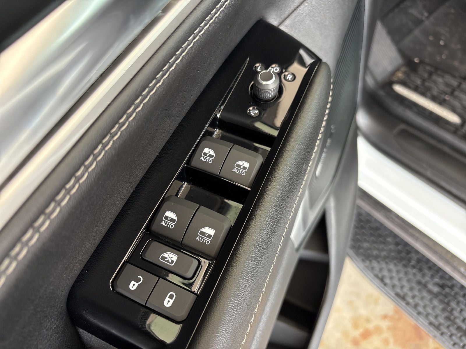 2026 Jeep Grand Wagoneer GRAND WAGONEER UPLAND 4X4