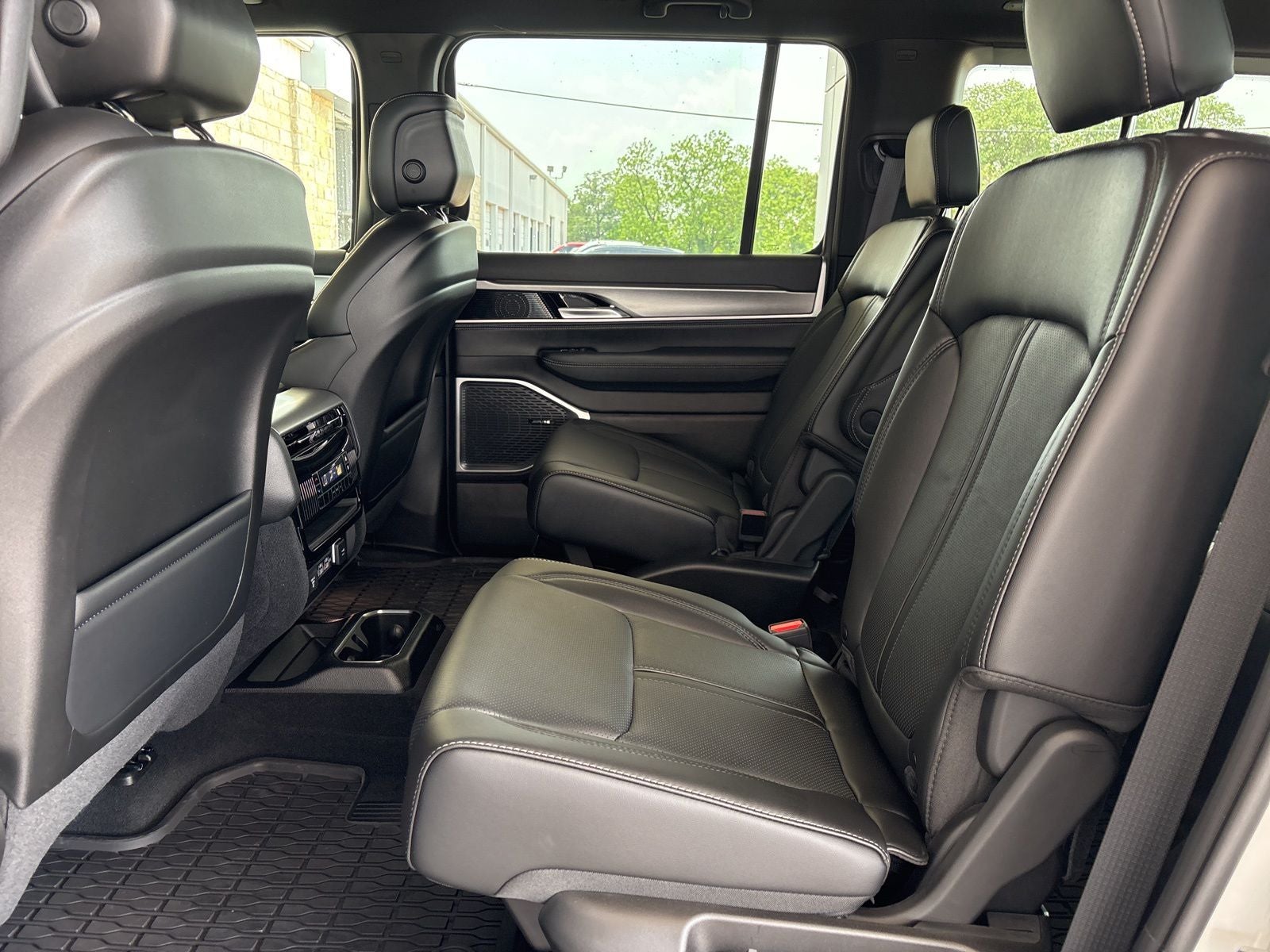 2026 Jeep Grand Wagoneer GRAND WAGONEER UPLAND 4X4