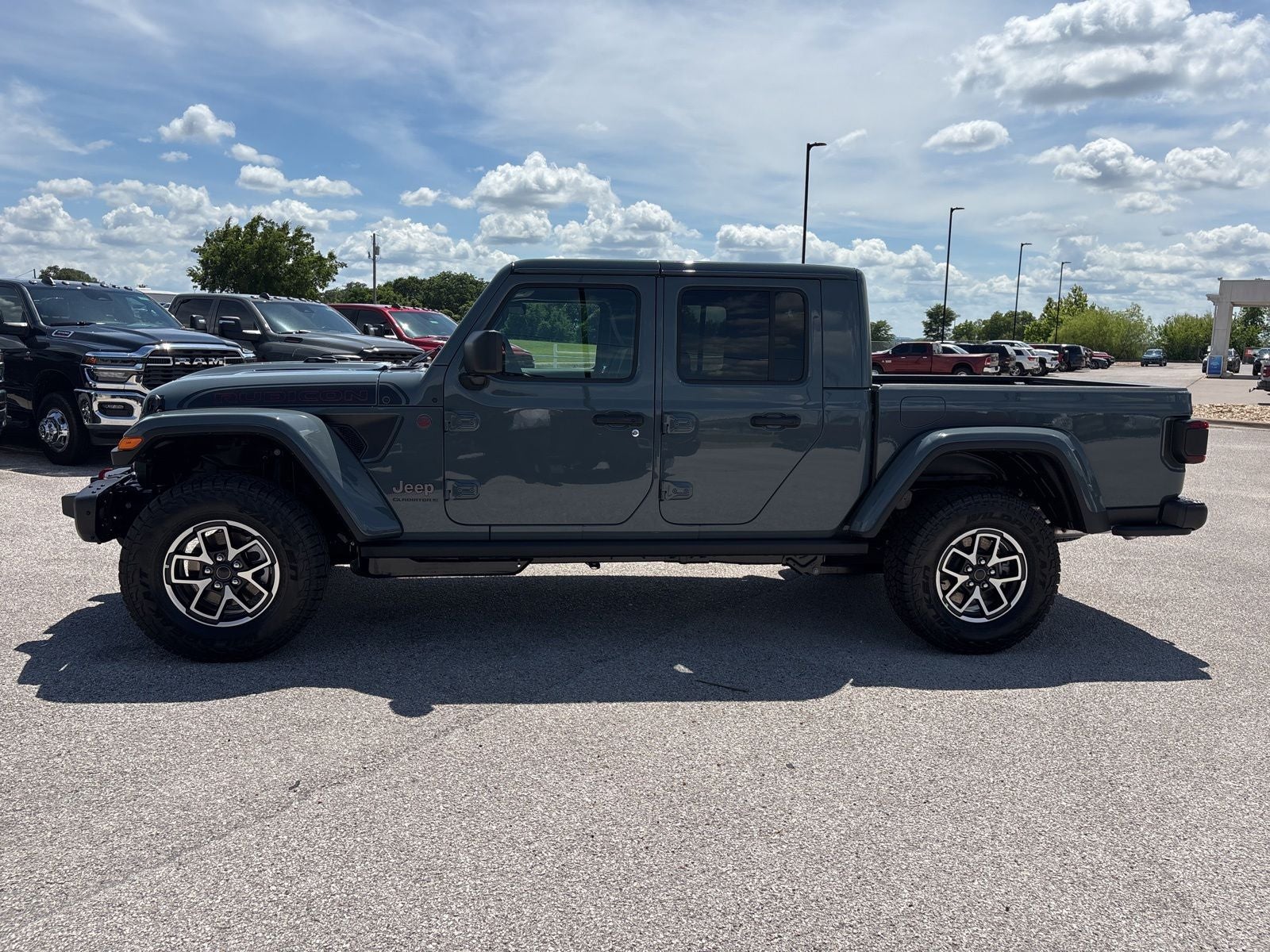2026 Jeep Gladiator GLADIATOR SHADOW OPS 4X4