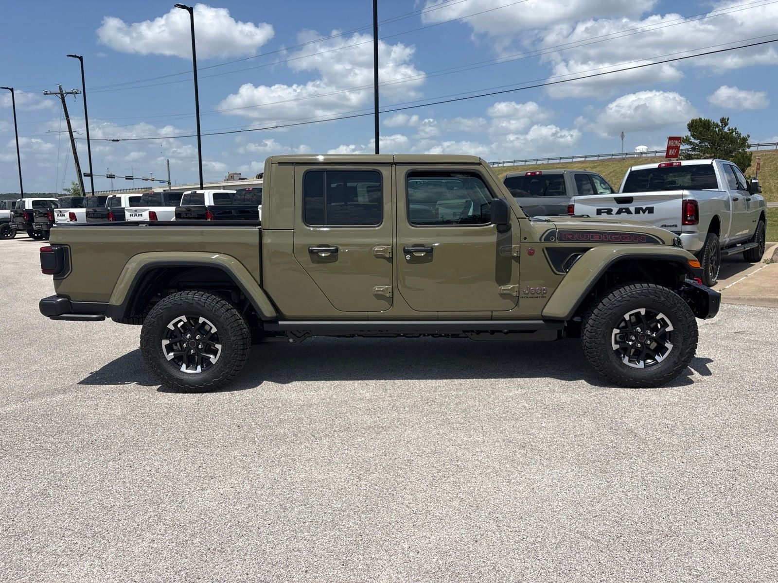 2026 Jeep Gladiator GLADIATOR SHADOW OPS 4X4
