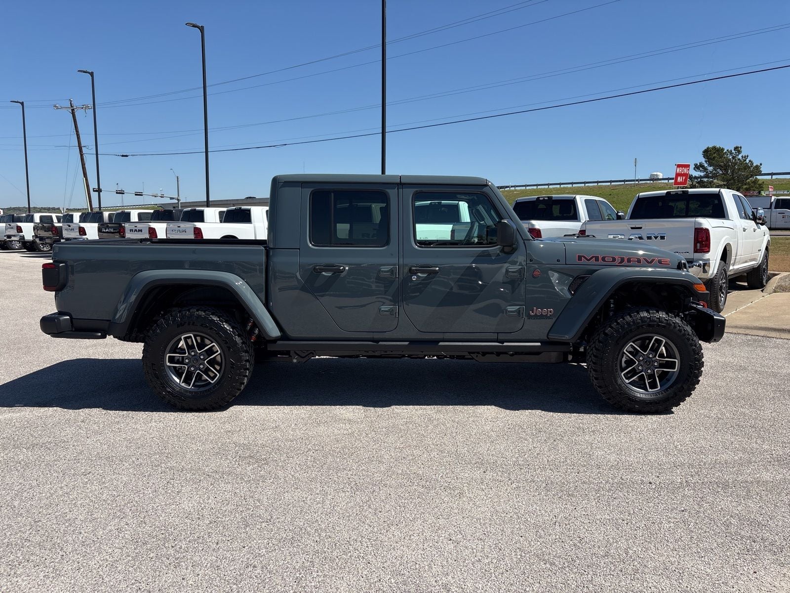 2026 Jeep Gladiator GLADIATOR MOJAVE X 4X4