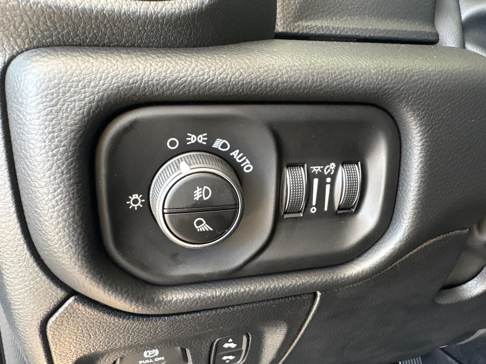 2026 RAM Ram 1500 RAM 1500 LONE STAR CREW CAB 4X2 5'7' BOX