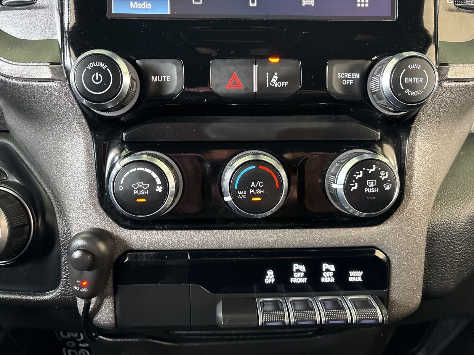 2025 RAM Ram 1500 Tradesman Crew Cab 4x2 5'7' Box