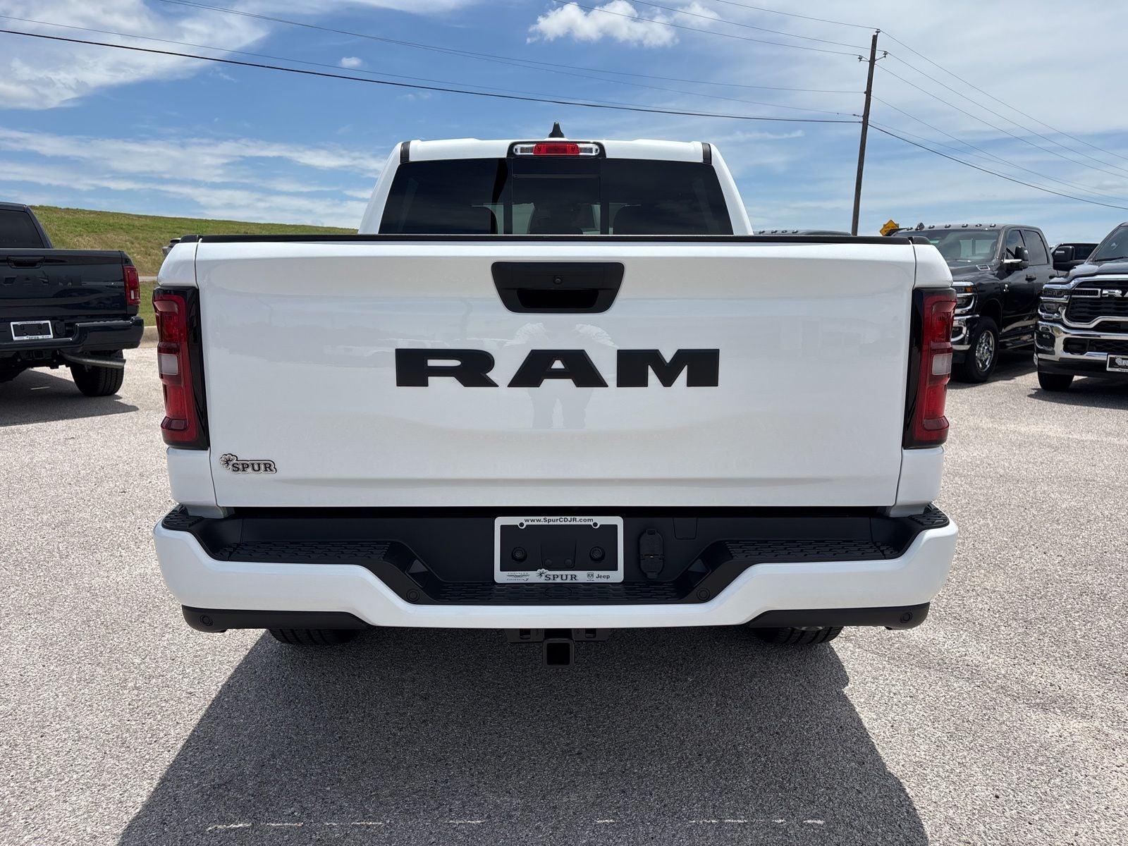 2026 RAM Ram 1500 RAM 1500 EXPRESS CREW CAB 4X2 5'7' BOX