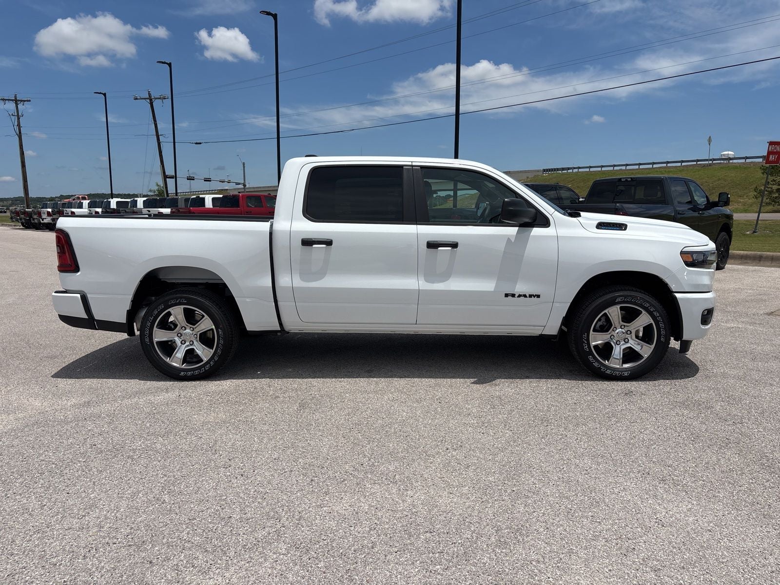 2026 RAM Ram 1500 RAM 1500 EXPRESS CREW CAB 4X2 5'7' BOX