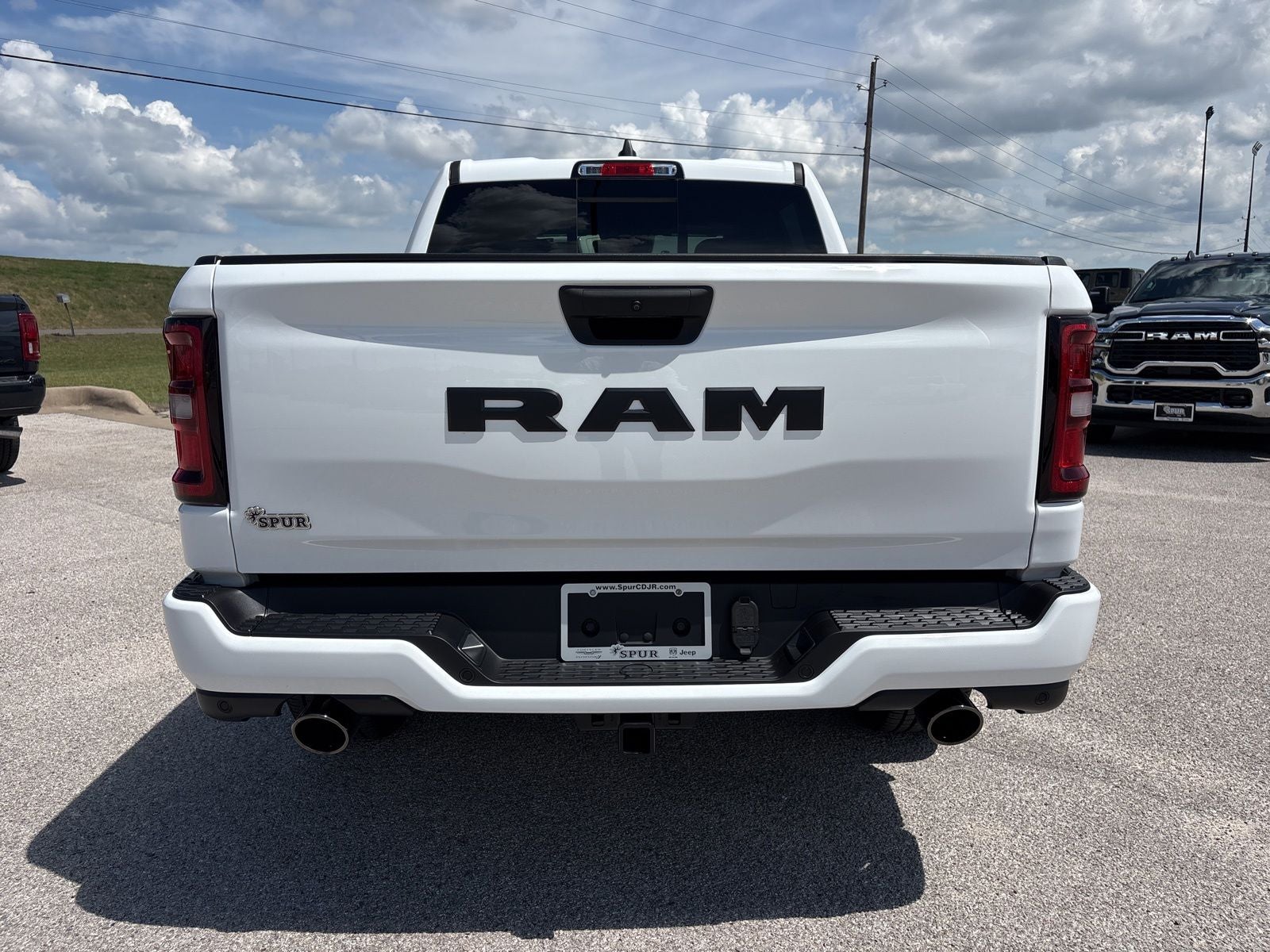 2026 RAM Ram 1500 RAM 1500 EXPRESS CREW CAB 4X2 5'7' BOX