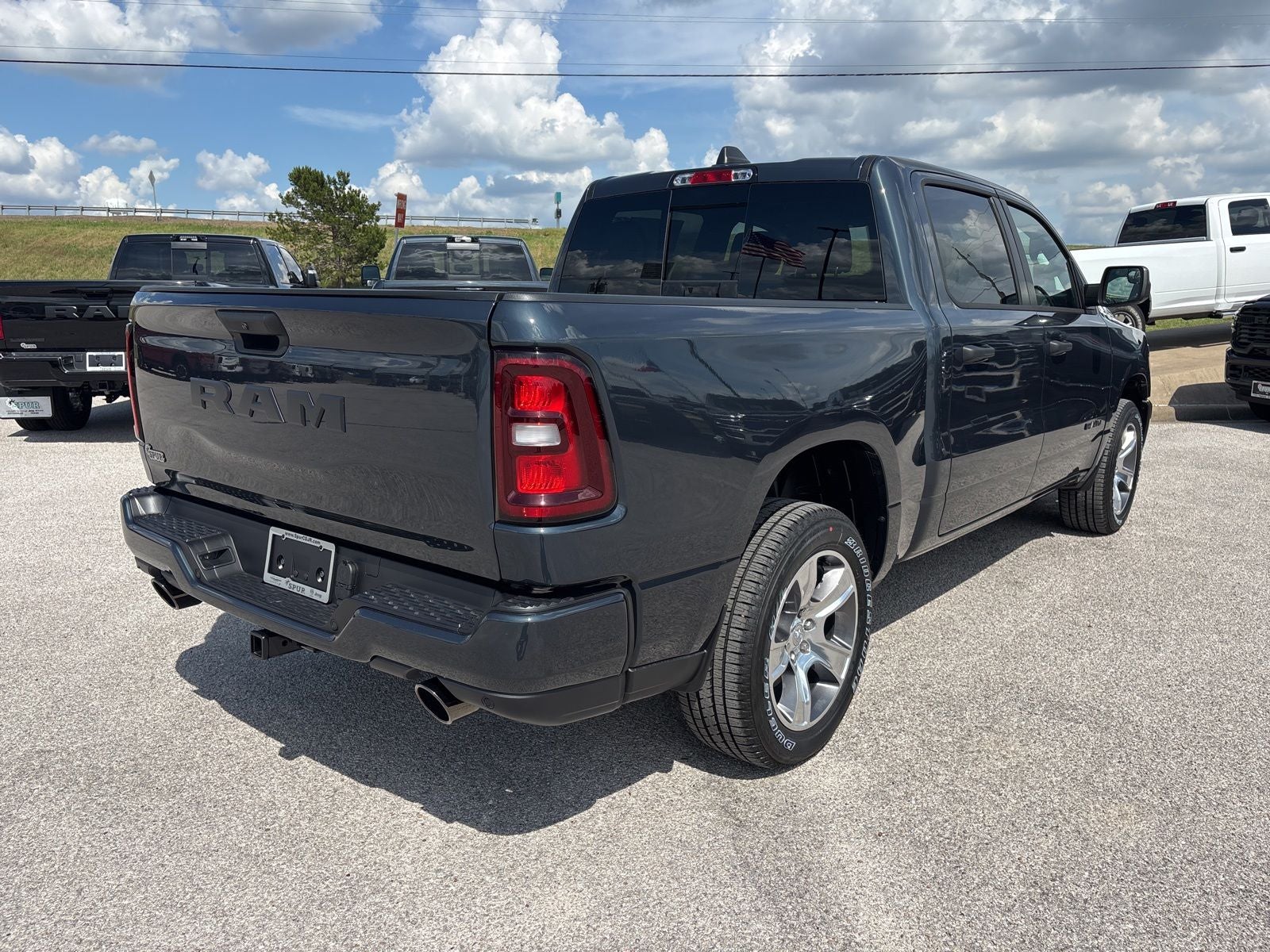 2026 RAM Ram 1500 RAM 1500 EXPRESS CREW CAB 4X2 5'7' BOX