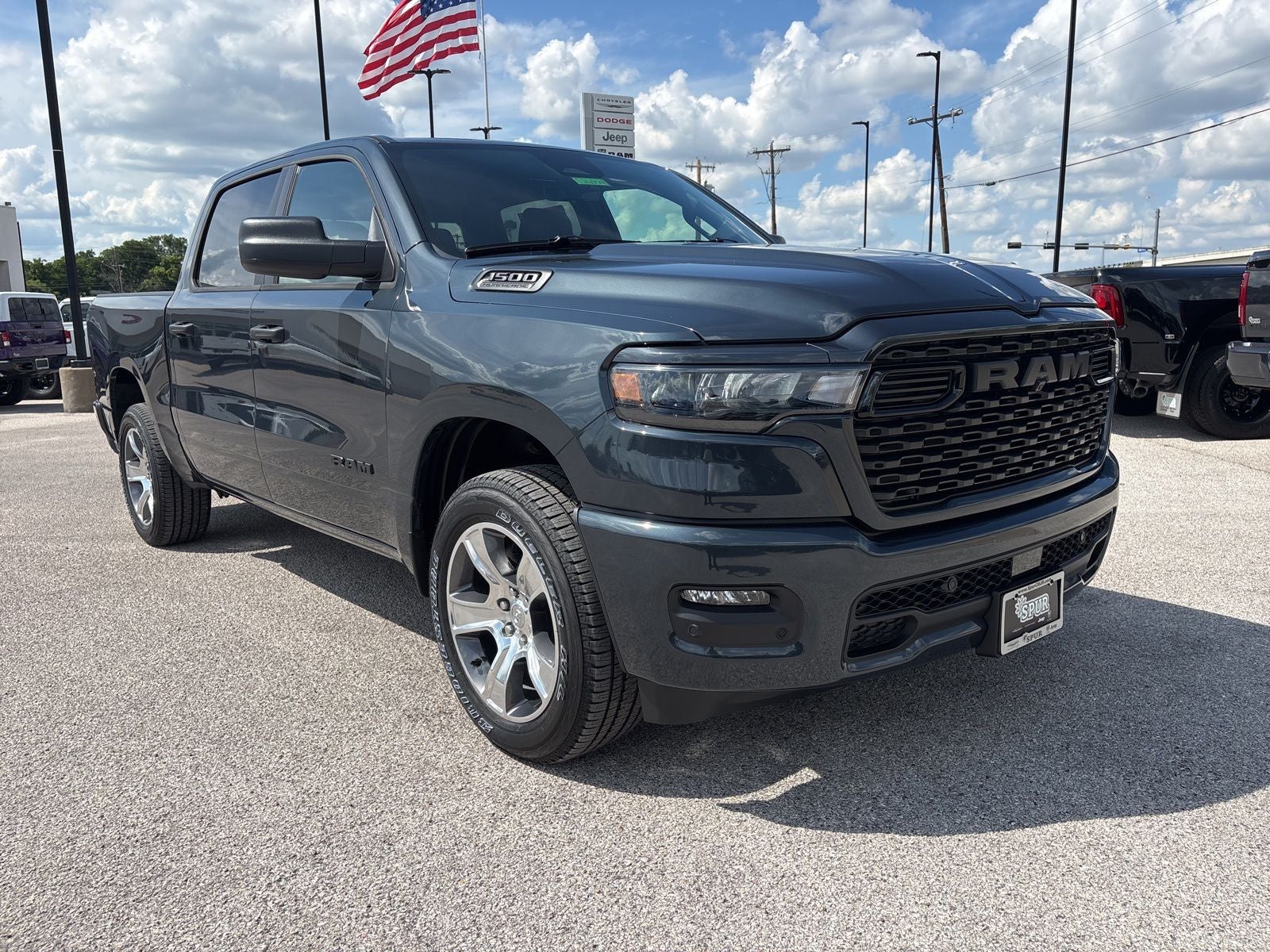 2026 RAM Ram 1500 RAM 1500 EXPRESS CREW CAB 4X2 5'7' BOX