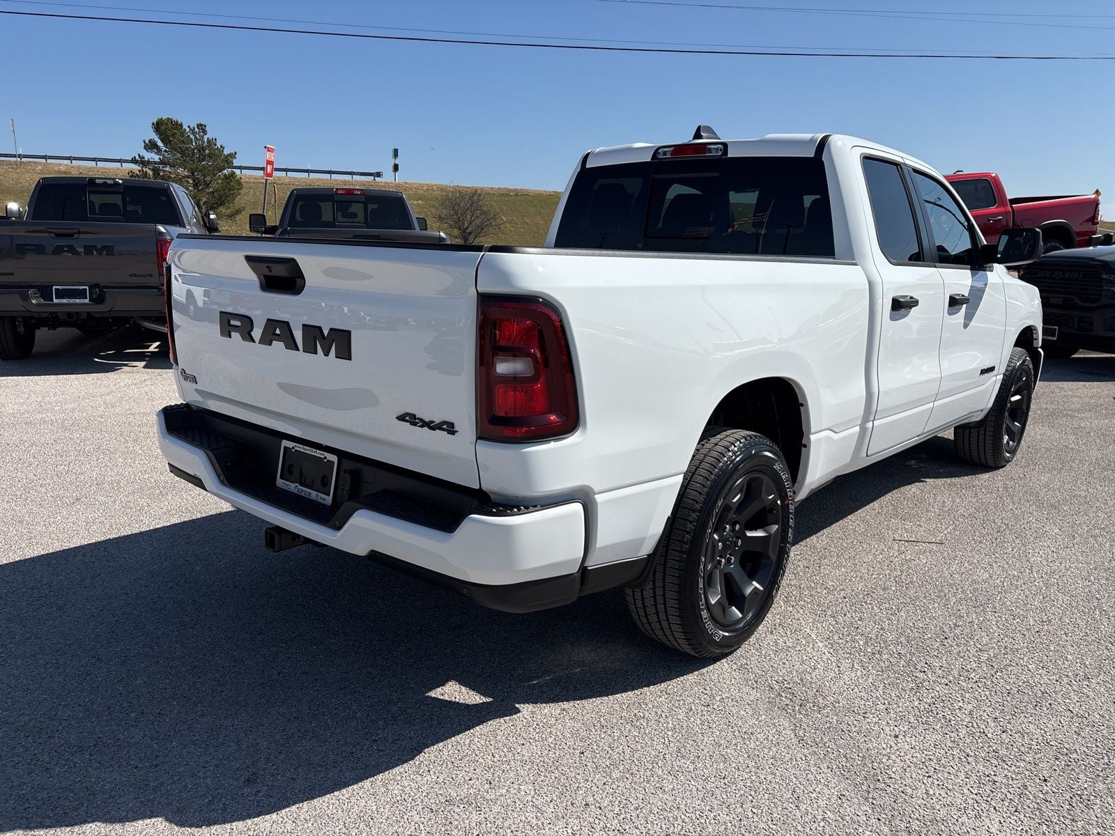 2026 RAM Ram 1500 RAM 1500 EXPRESS QUAD CAB 4X4 6'4' BOX