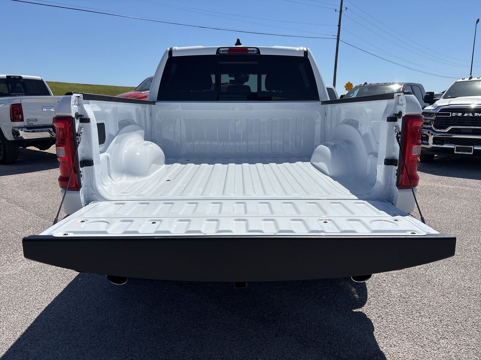 2026 RAM Ram 1500 RAM 1500 LONE STAR CREW CAB 4X4 5'7' BOX