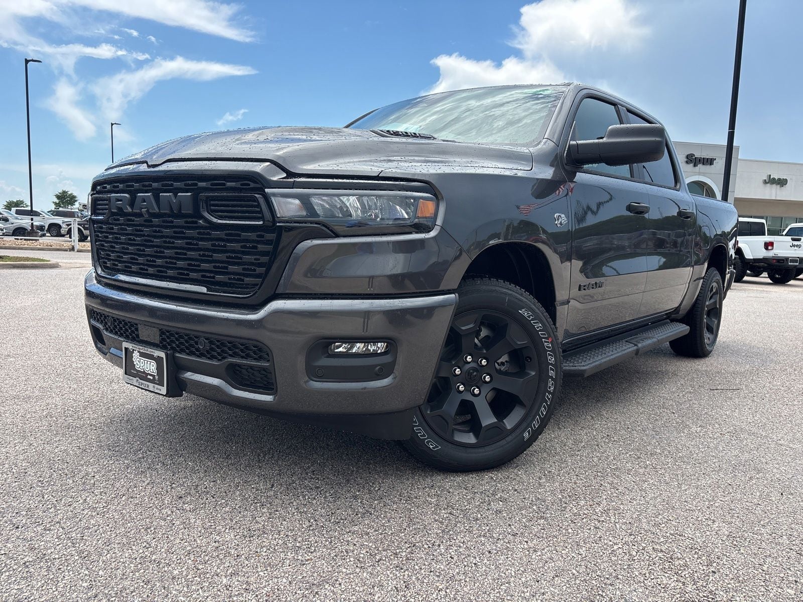 2026 RAM Ram 1500 RAM 1500 EXPRESS CREW CAB 4X4 5'7' BOX