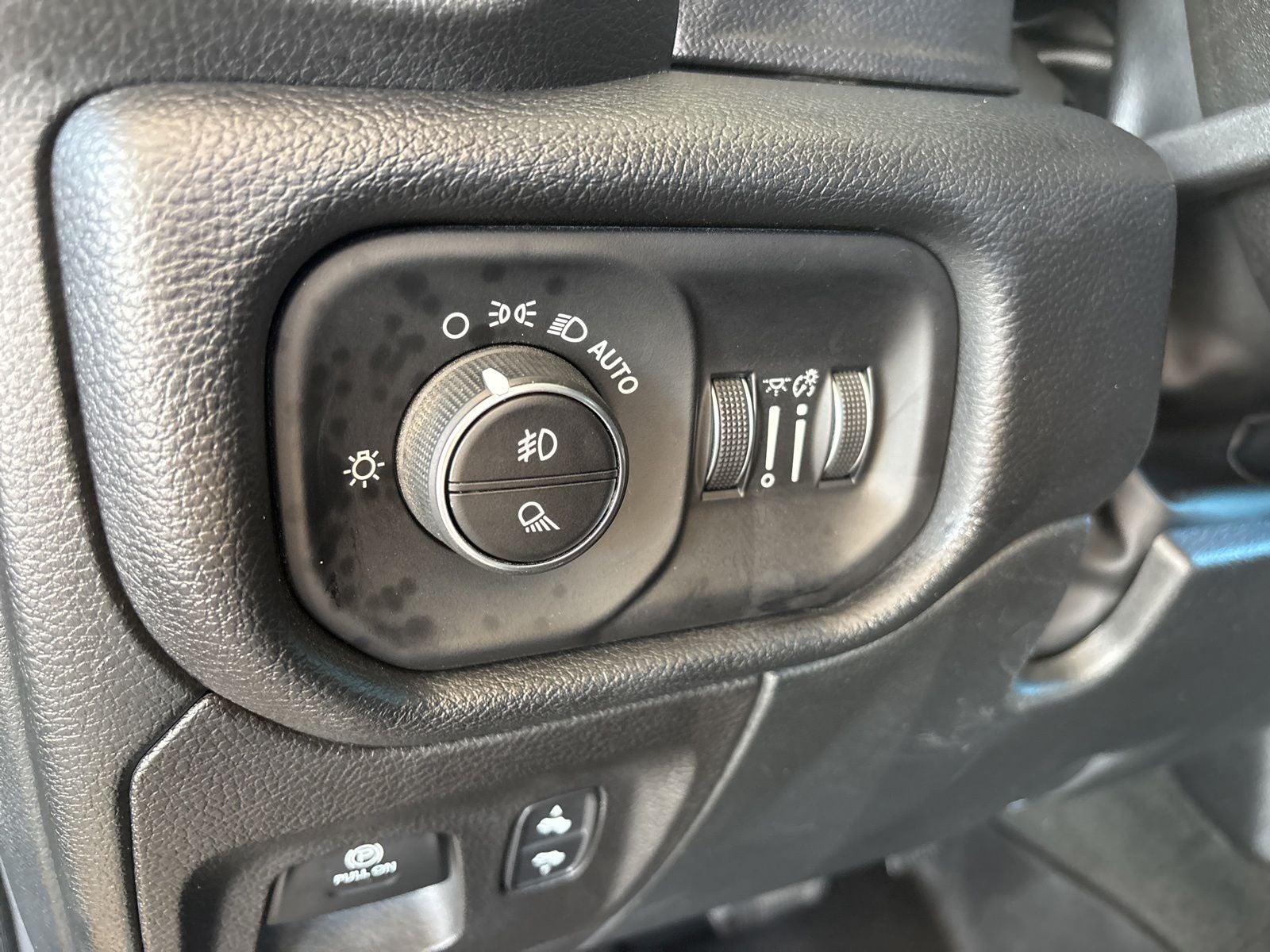 2022 RAM Ram 1500 Laramie Crew Cab 4x4 5'7' Box