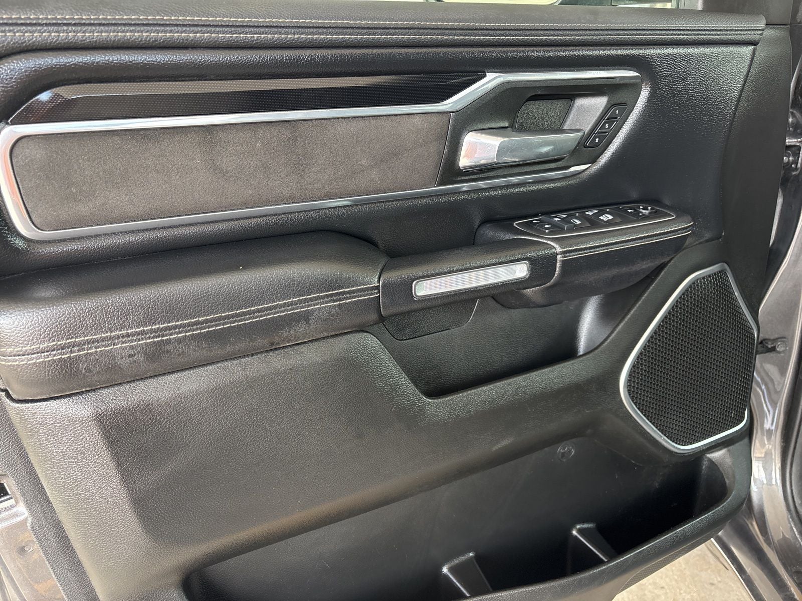 2022 RAM Ram 1500 Laramie Crew Cab 4x4 5'7' Box