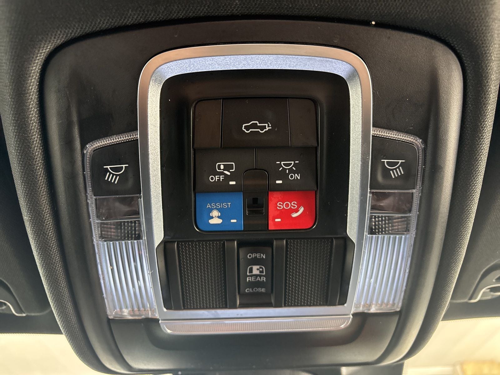 2022 RAM Ram 1500 Laramie Crew Cab 4x4 5'7' Box