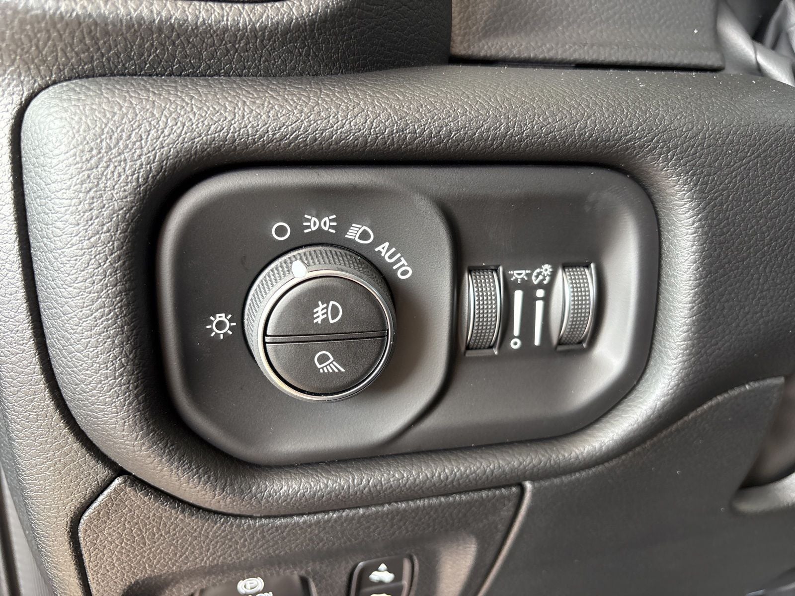 2026 RAM Ram 1500 RAM 1500 RHO CREW CAB 4X4 5'7' BOX