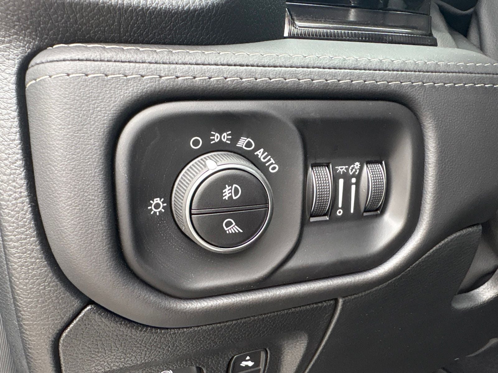 2026 RAM Ram 1500 RAM 1500 RHO CREW CAB 4X4 5'7' BOX
