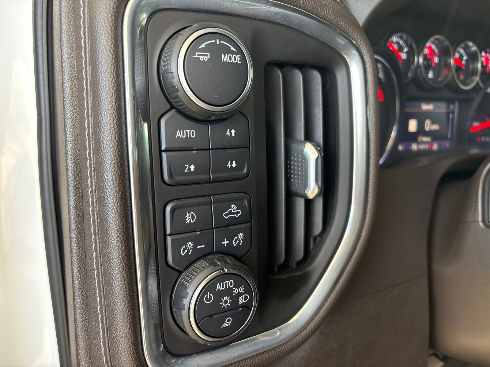 2021 Chevrolet Silverado 1500 4WD Crew Cab Short Bed LTZ