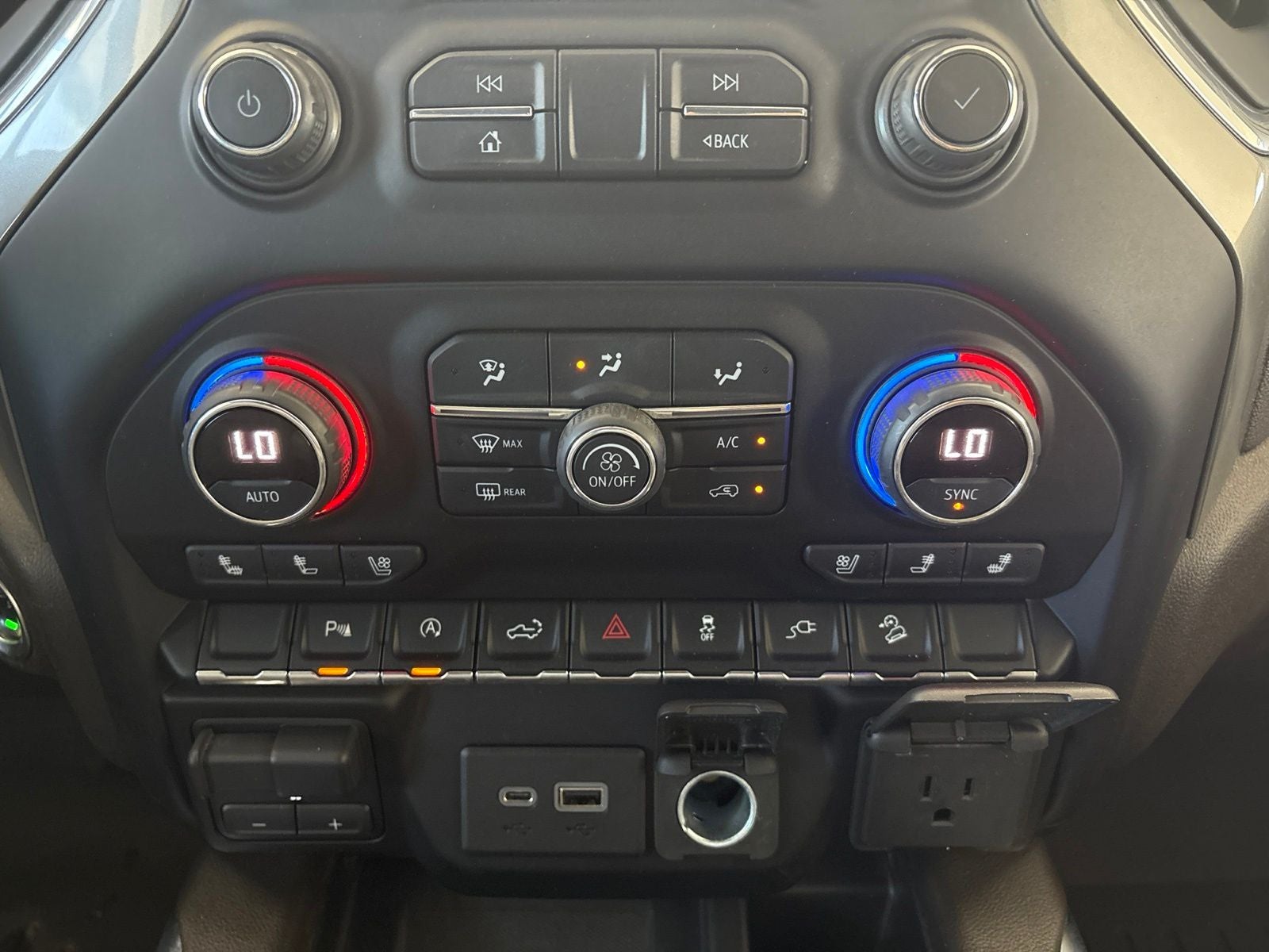 2021 Chevrolet Silverado 1500 4WD Crew Cab Short Bed LTZ
