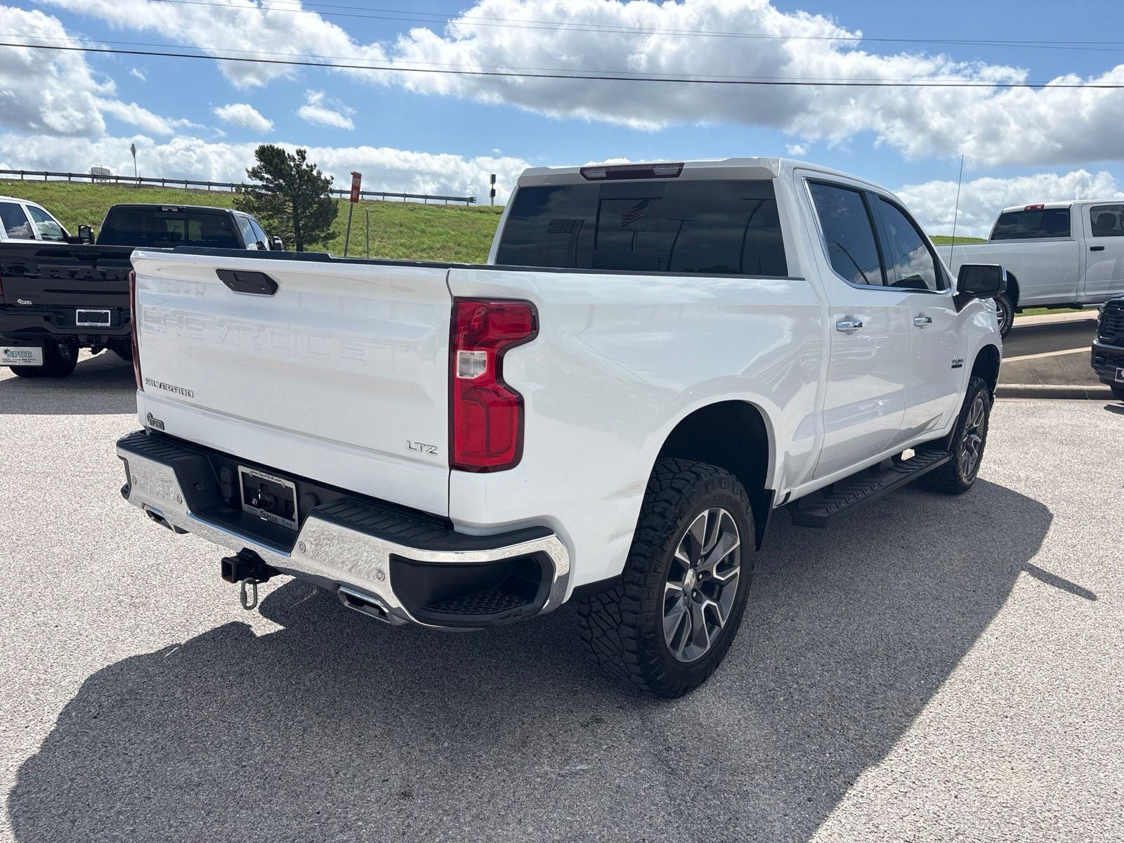 2021 Chevrolet Silverado 1500 4WD Crew Cab Short Bed LTZ