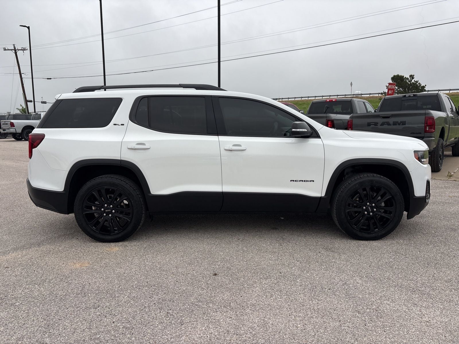 2022 GMC Acadia FWD SLE