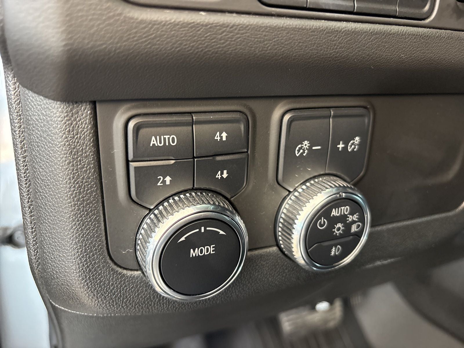 2024 GMC Yukon 4WD AT4